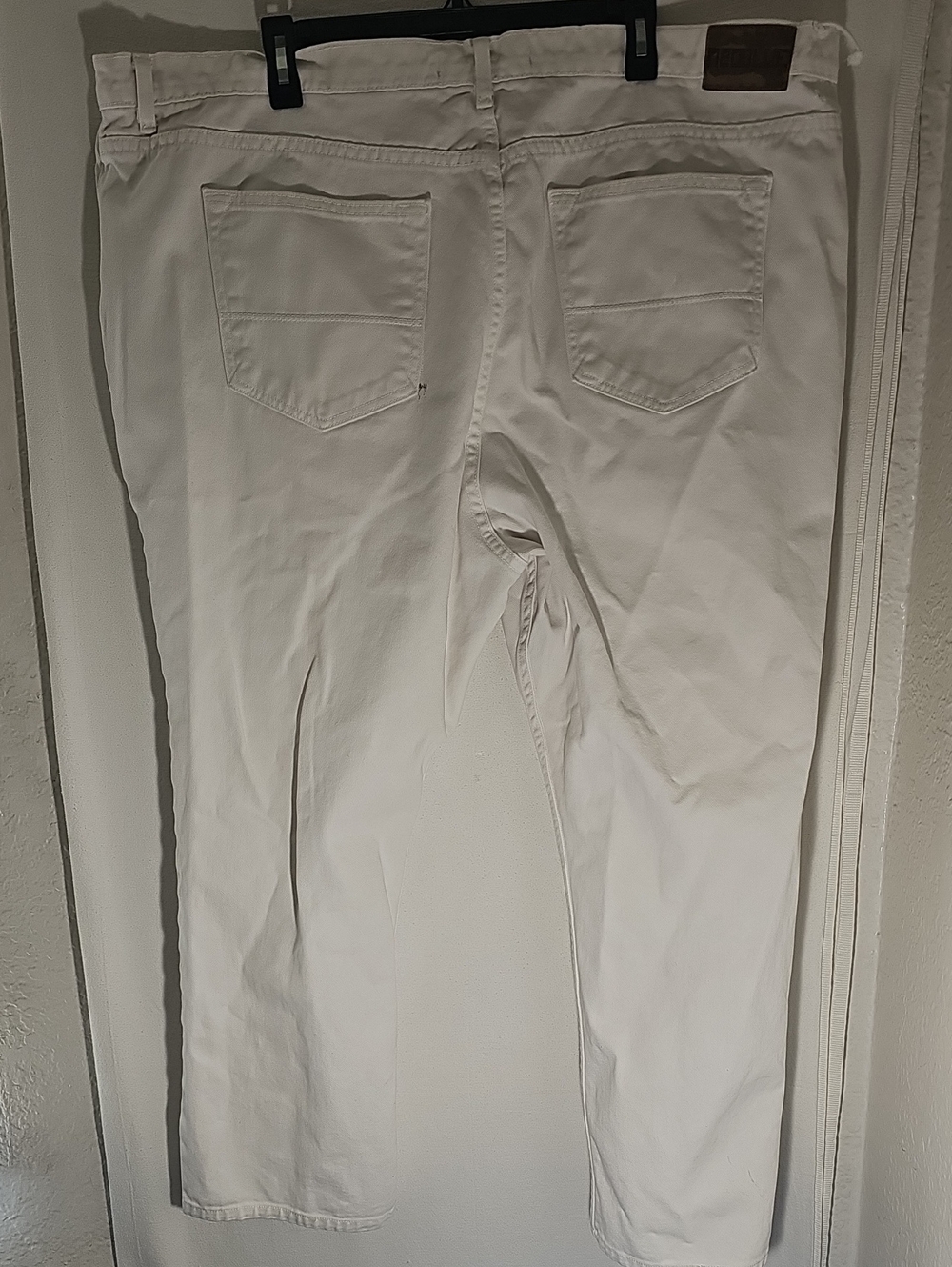 Men's Relaxed White Jeans - Clean Everyday Style